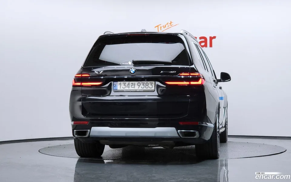BMW X7 xDrive 40i 7 2023 — миниатюра 4