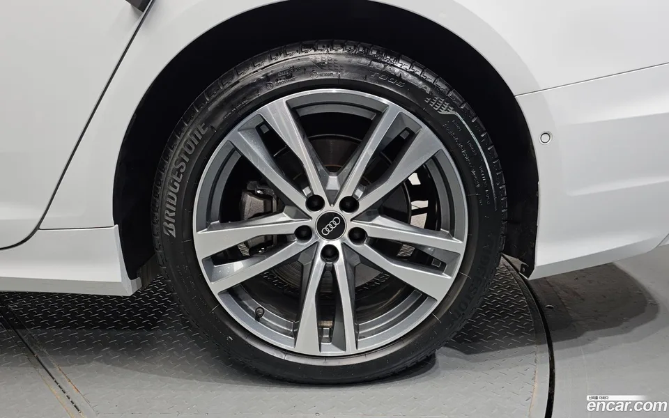 Audi A6 45 TFSI 2023 — миниатюра 5