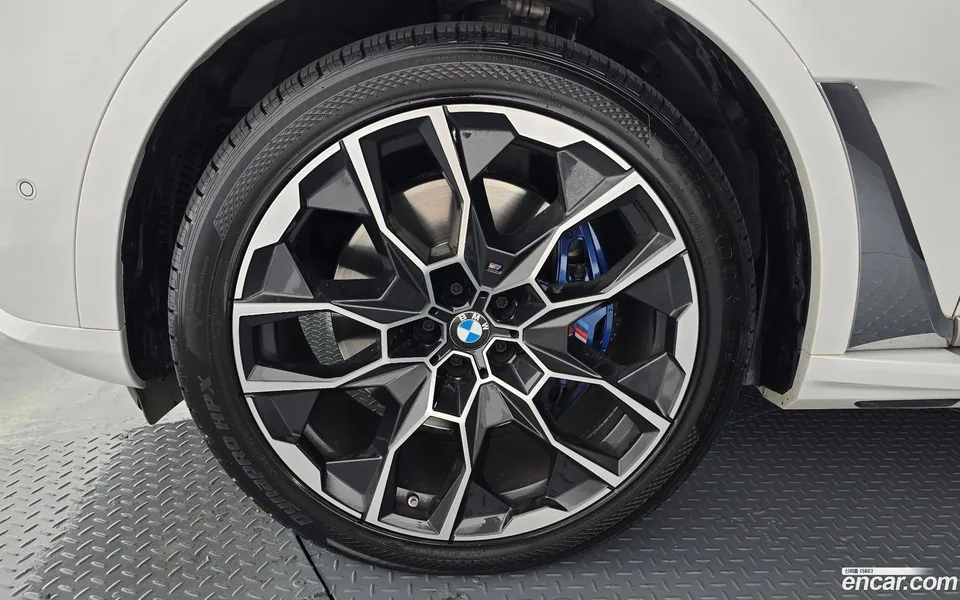 BMW X7 xDrive 40i M 7 2023 — миниатюра 5