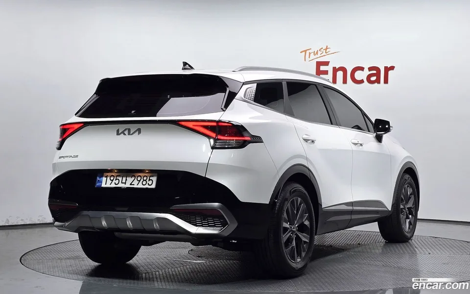 Kia Sportage 1.6 2WD 2023 — миниатюра 2