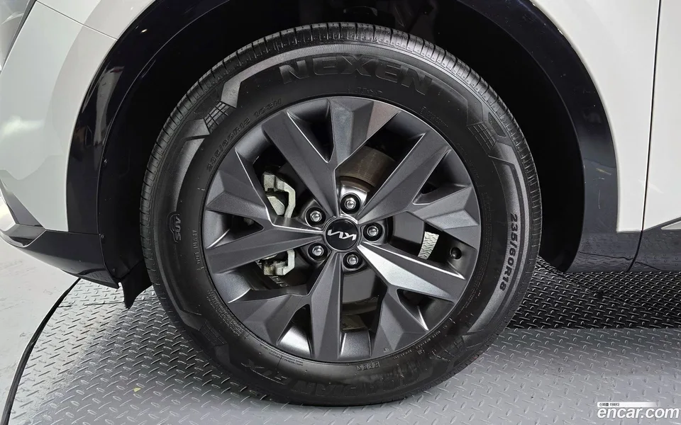 Kia Sportage 1.6 2WD 2023 — миниатюра 5