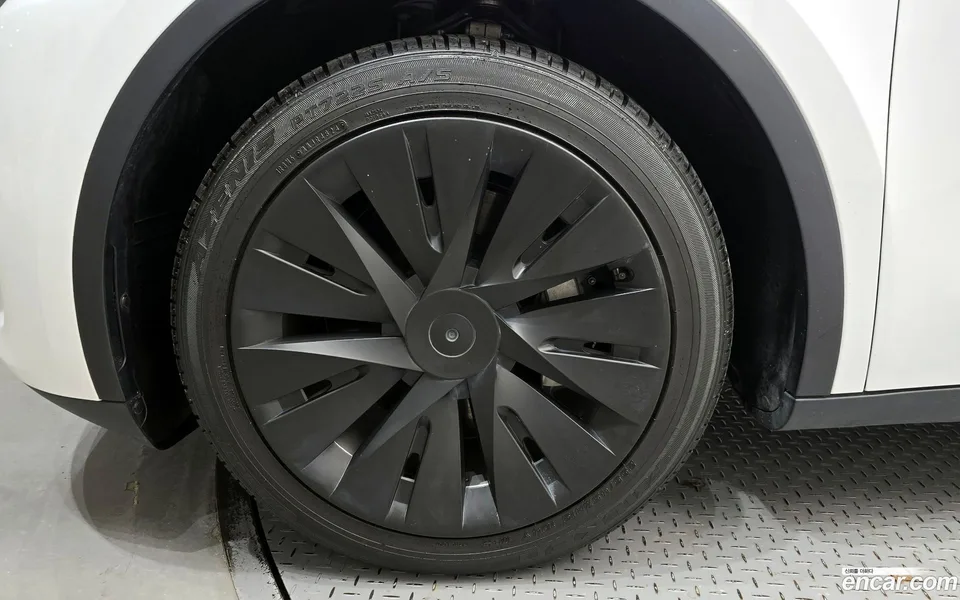 Tesla Model Y RWD 2023 — миниатюра 5