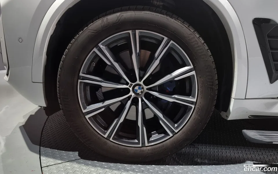 BMW X5 xDrive 30d M 2024 — миниатюра 5