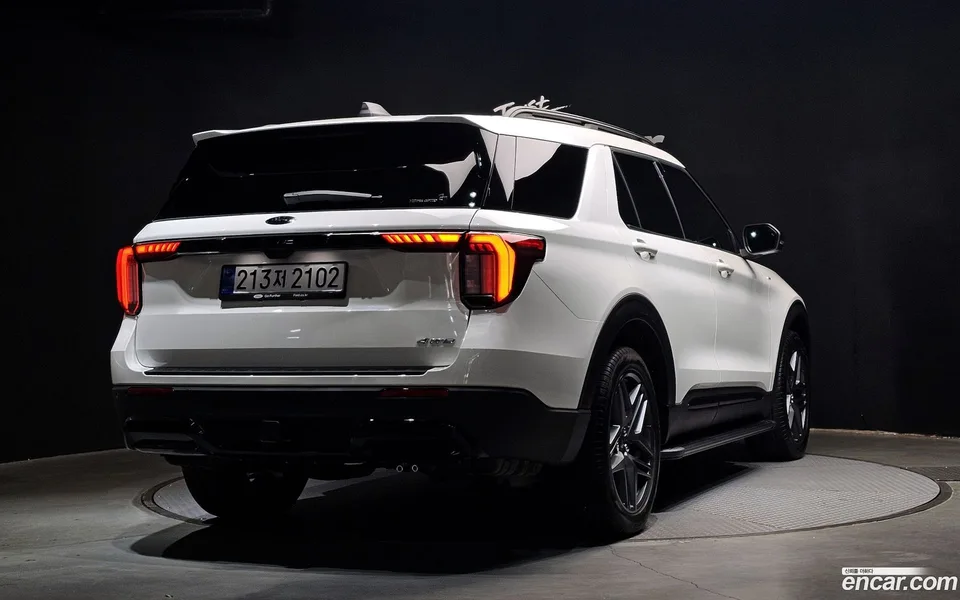Ford Explorer 2.3 ST- 4WD 2025 — миниатюра 2