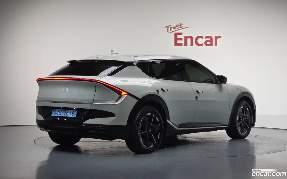 Kia EV6 4WD 2025 — миниатюра 2