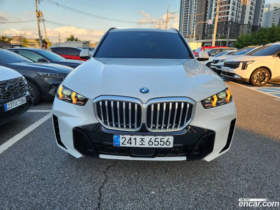 BMW X5 xDrive 40i M 2025 — миниатюра 2