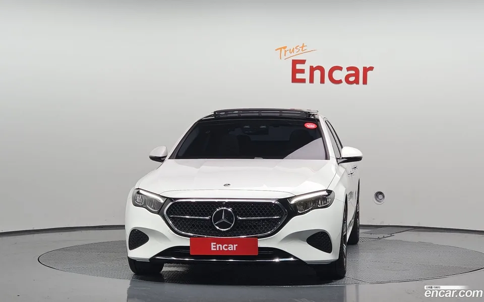 Mercedes-Benz E-Class E200 2025 — миниатюра 3
