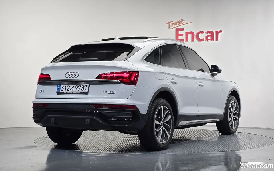 Audi Q5 45 TFSI 2023 — миниатюра 2