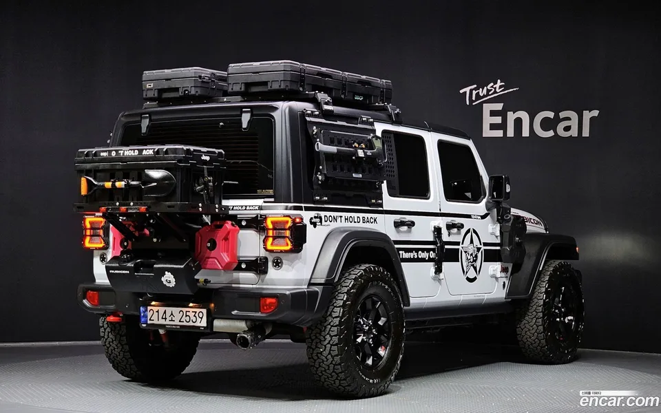 Jeep Wrangler 2.0 4 2023 — миниатюра 2