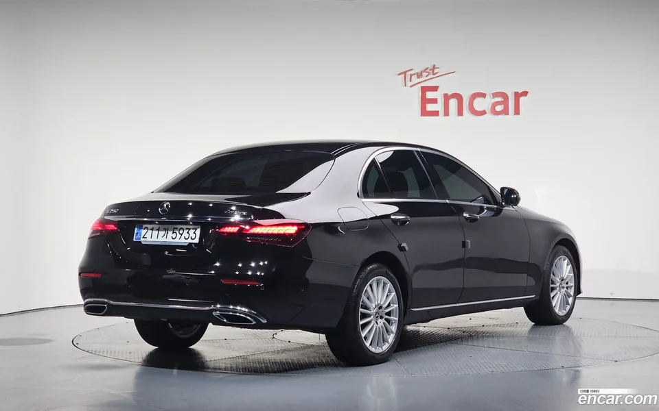Mercedes-Benz E-Class E250 2023 — миниатюра 2