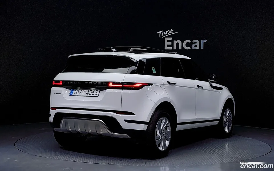 Land Rover Range Rover Evoque P250 S 2024 — миниатюра 2