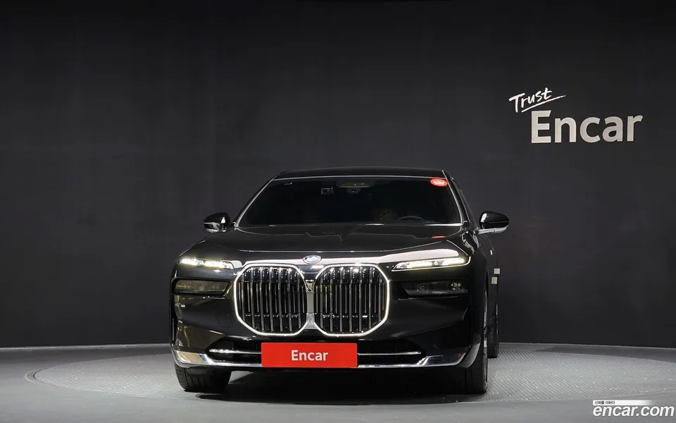 BMW 7 Series 740i sDrive 2023 — миниатюра 3