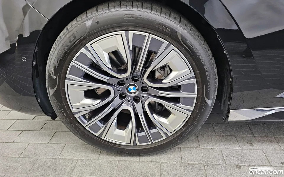 BMW 7 Series 740i sDrive 2023 — миниатюра 5