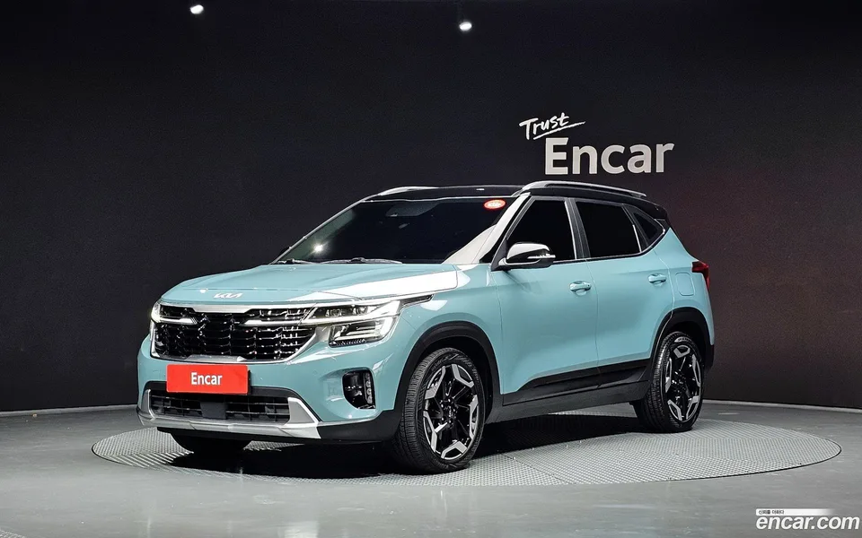 Kia Seltos 1.6 2WD 2023 — фото 1, купить с доставкой в Москву