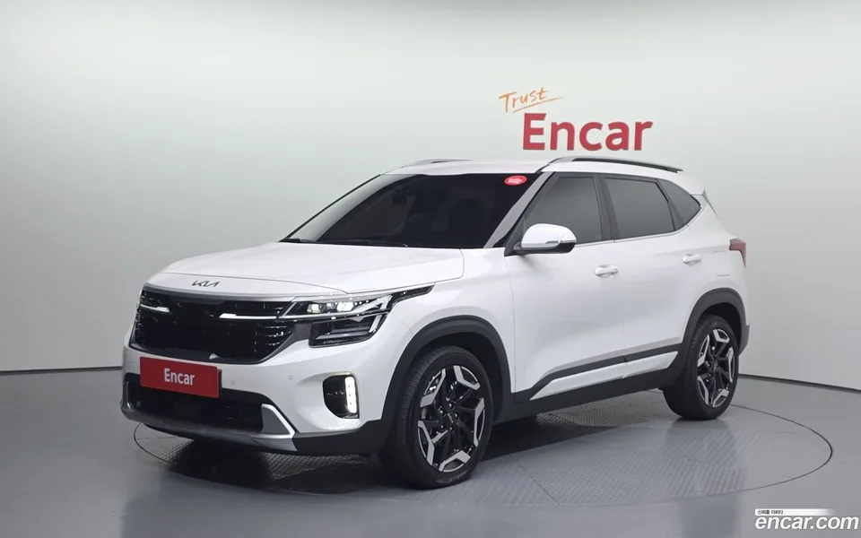 Kia Seltos 1.6 2WD 2022 — фото 1, купить с доставкой в Москву