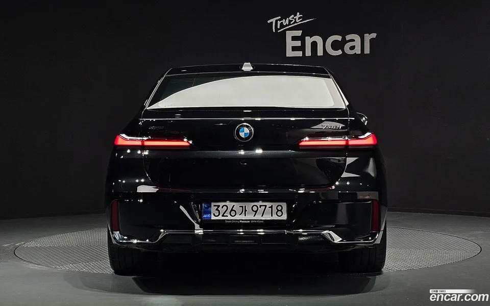BMW 7 Series 740i xDrive M 2025 — миниатюра 4