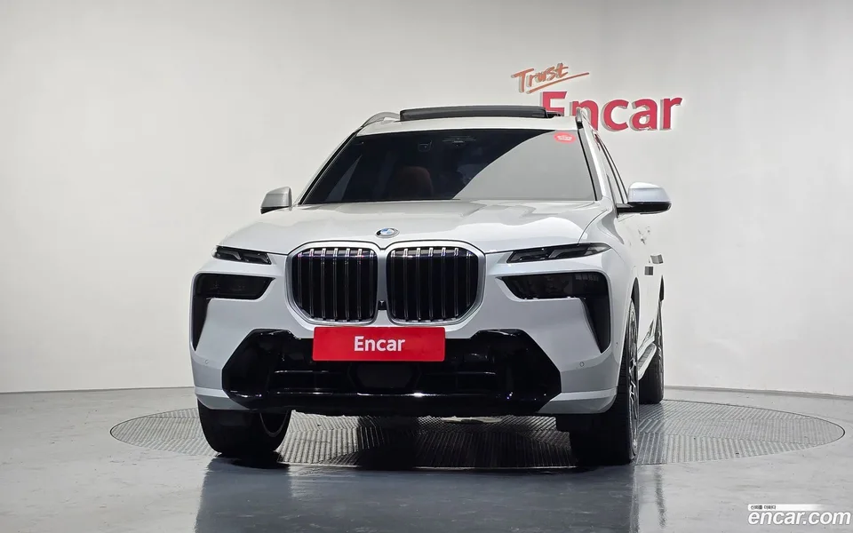 BMW X7 xDrive 40i M 7 2023 — миниатюра 3