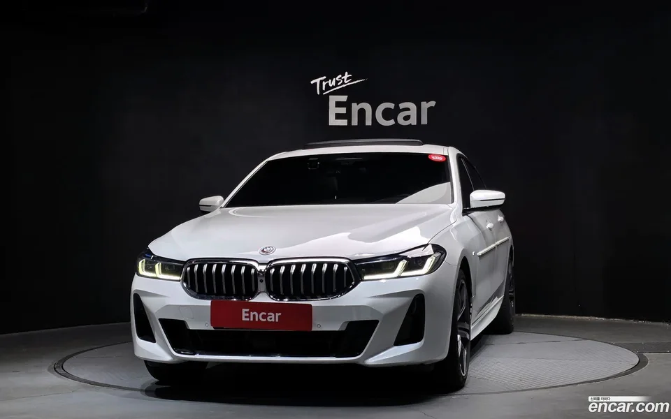 BMW 6 Series GT 630i xDrive M 2022 — миниатюра 3