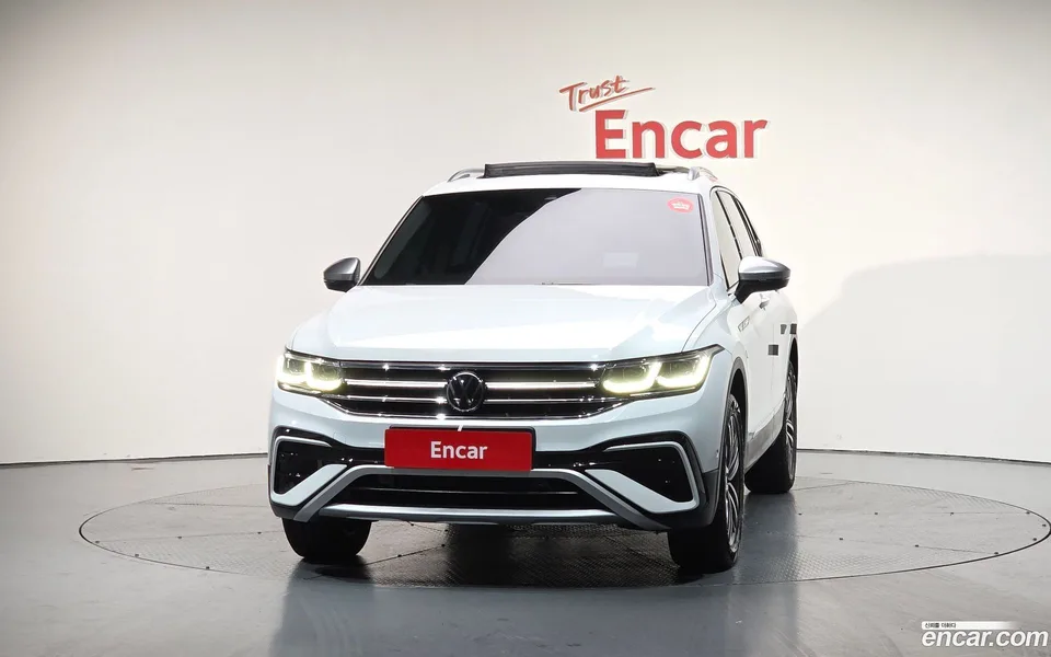 Volkswagen Tiguan Allspace 2.0 TSI 2023 — миниатюра 3