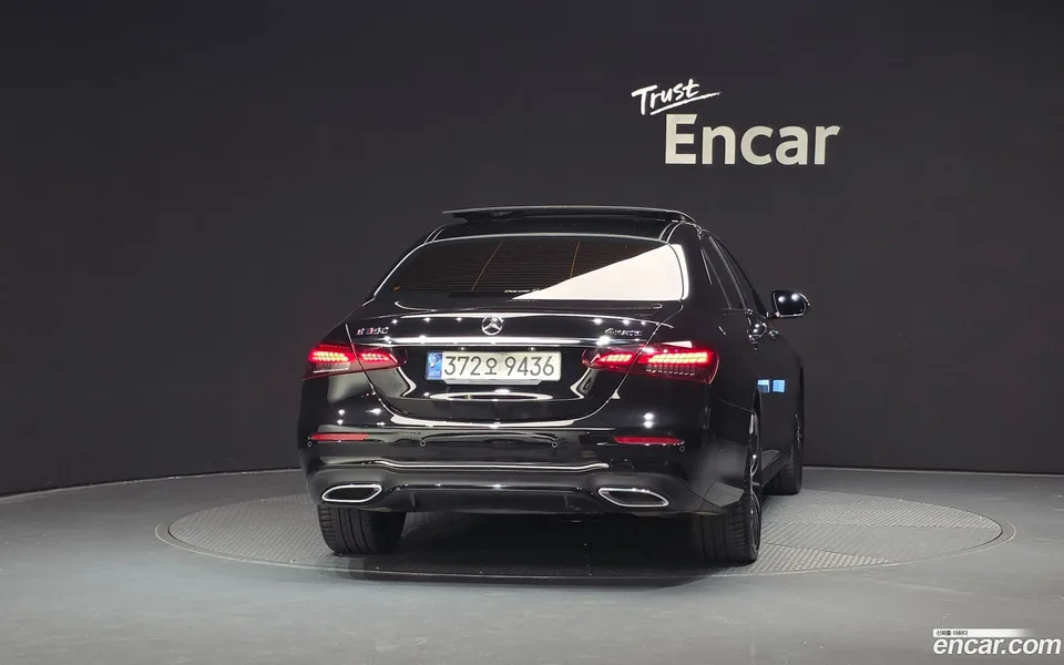 Mercedes-Benz E-Class E350 4MATIC AMG Line 2022 — миниатюра 4