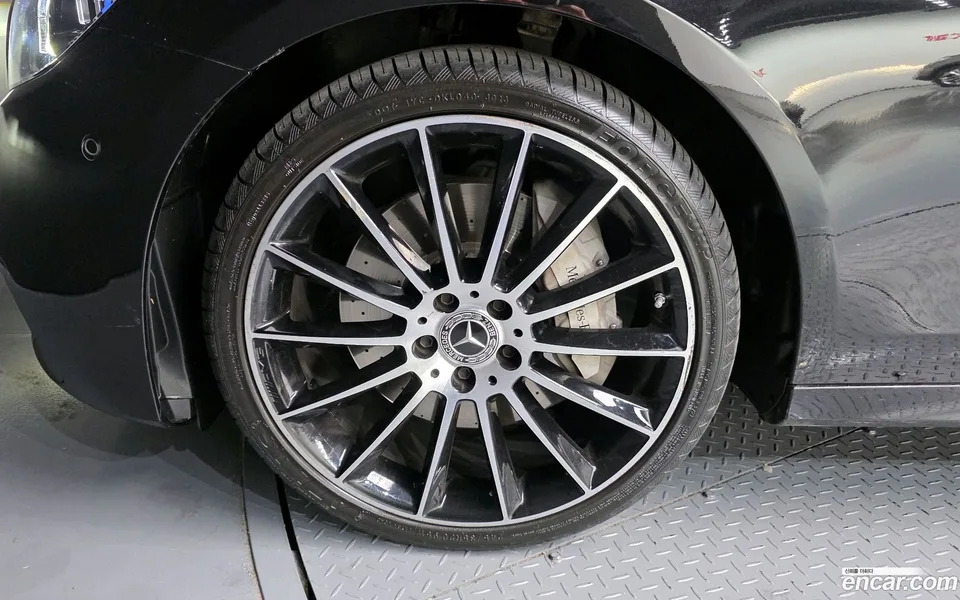 Mercedes-Benz E-Class E350 4MATIC AMG Line 2022 — миниатюра 5