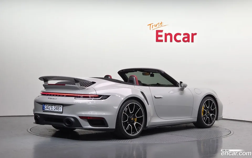 Porsche 911 (992) S 2024 — миниатюра 2