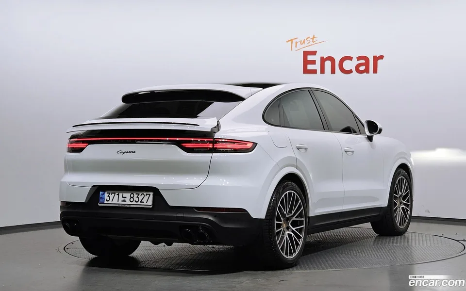 Porsche Cayenne 3.0 2023 — миниатюра 2