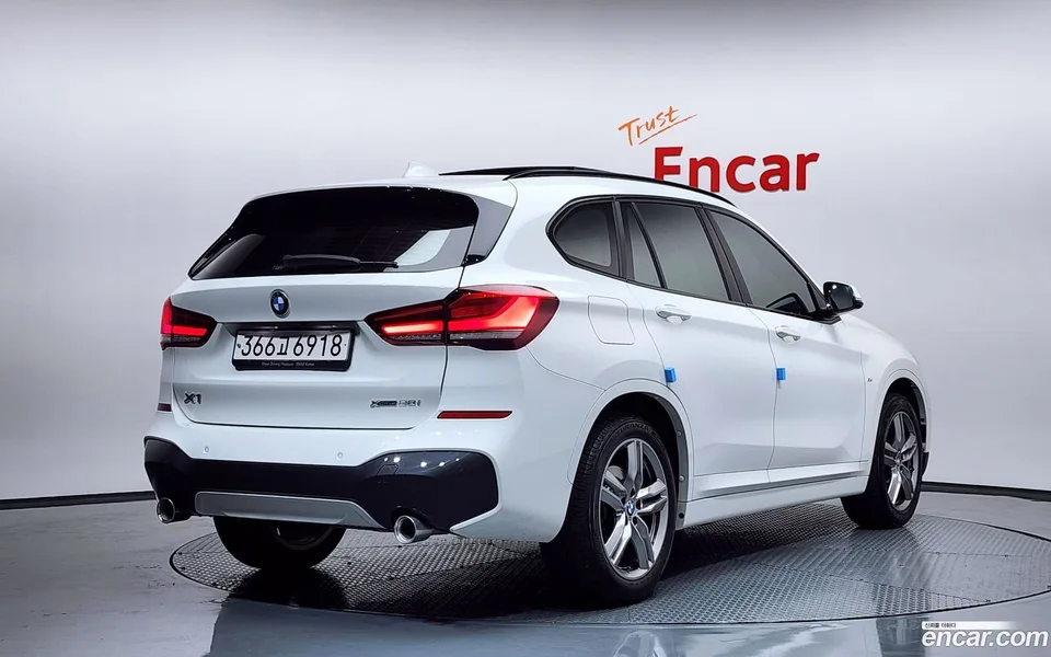 BMW X1 xDrive 20i M 2022 — миниатюра 2