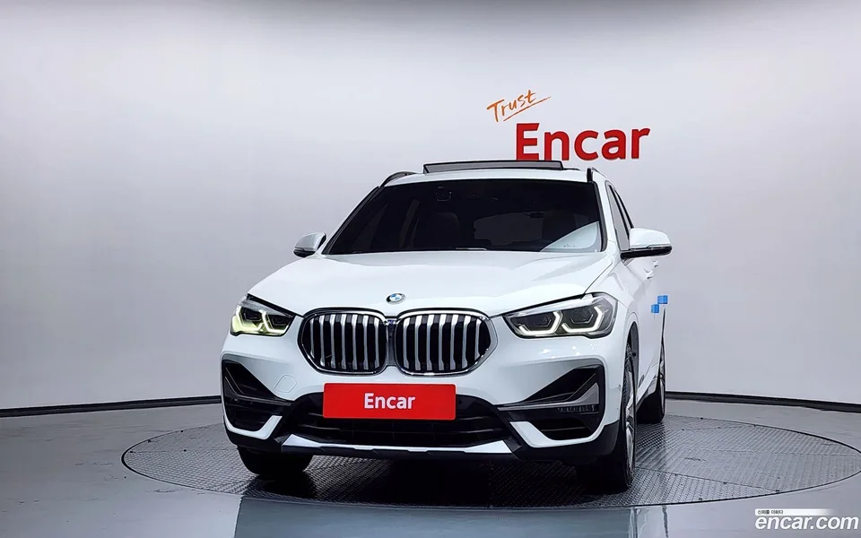 BMW X1 xDrive 20i M 2022 — миниатюра 3