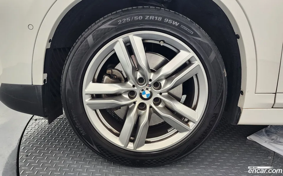 BMW X1 xDrive 20i M 2022 — миниатюра 5