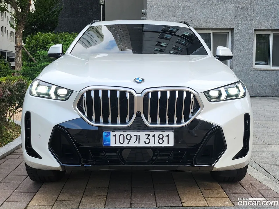 BMW X6 xDrive40i M 2025 — фото 1, купить с доставкой в Москву