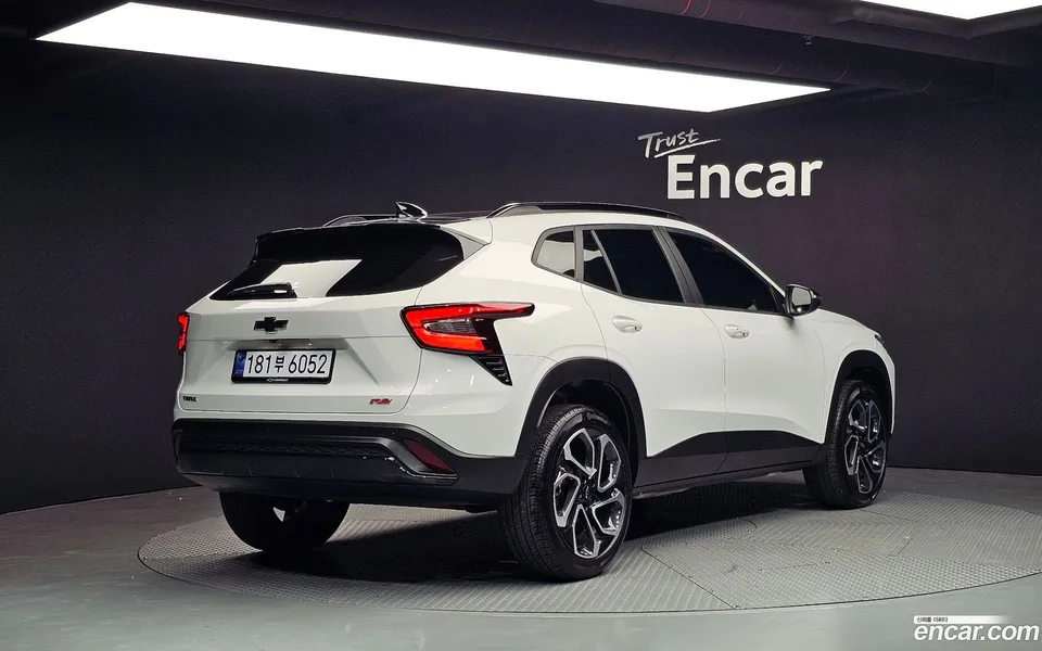 Chevrolet Trax Crossover 1.2 RS 2023 — миниатюра 2