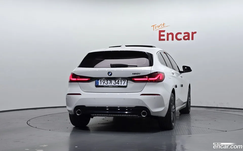BMW 1 Series 120i 2024 — миниатюра 4