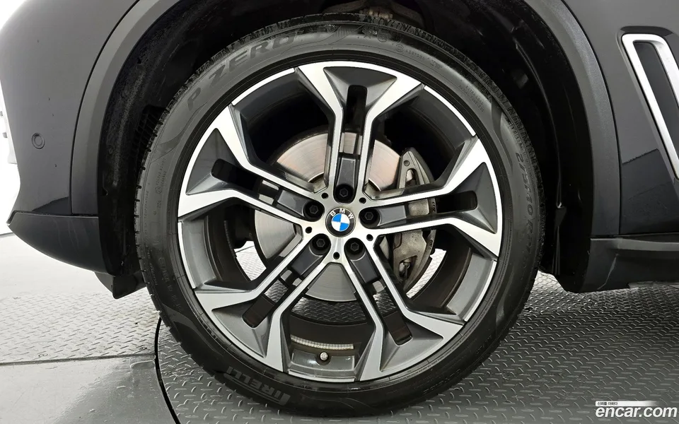 BMW X5 xDrive 30d xLine 2023 — миниатюра 5