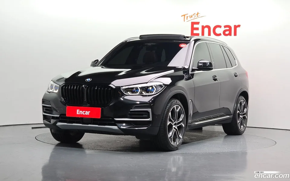 BMW X5 xDrive 30d xLine 2023 — фото 1, купить с доставкой в Москву