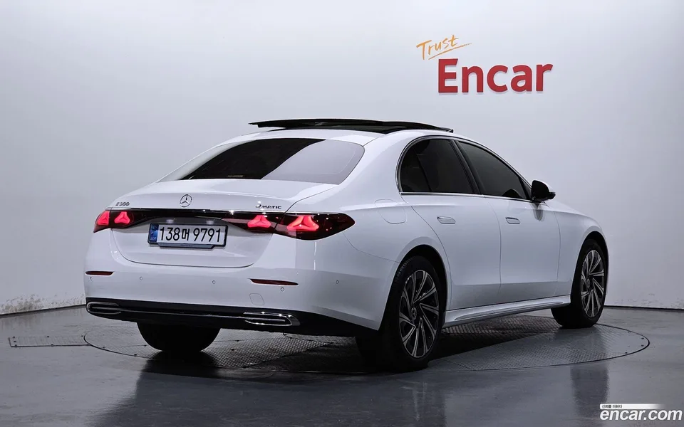 Mercedes-Benz E-Class E300 4MATIC 2024 — миниатюра 2