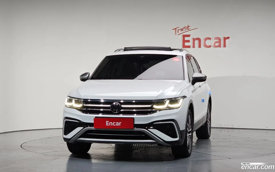 Volkswagen Tiguan Allspace 2.0 TSI 2023 — миниатюра 3