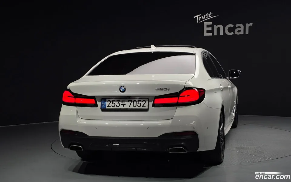 BMW 5 Series 520i M 2022 — миниатюра 4