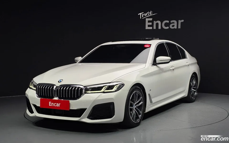 BMW 5 Series 520i M 2022 — фото 1, купить с доставкой в Москву