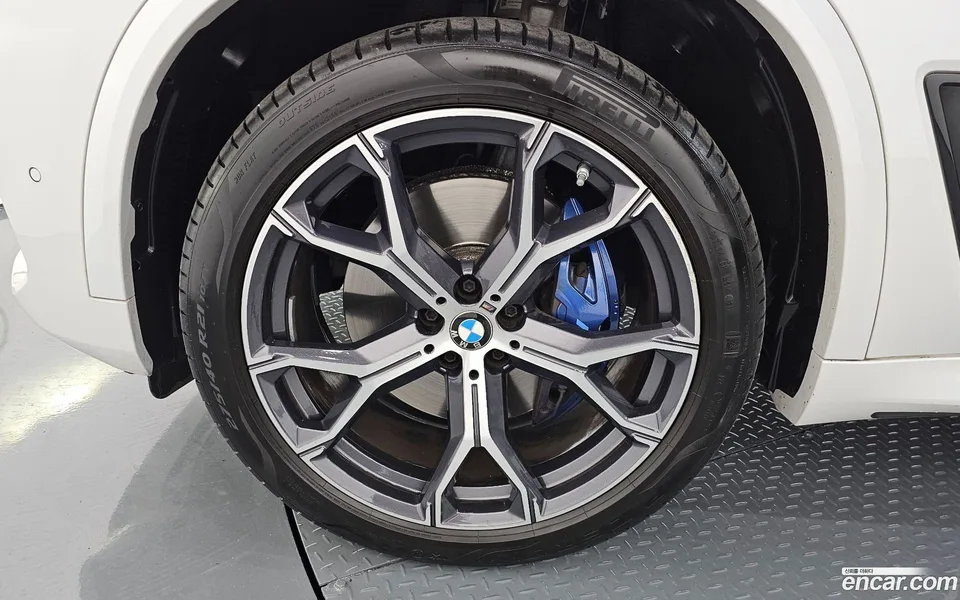 BMW X5 xDrive 40i M 2022 — миниатюра 5