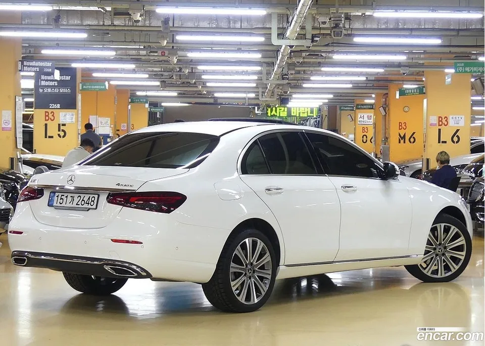 Mercedes-Benz E-Class E350 4MATIC 2023 — миниатюра 2