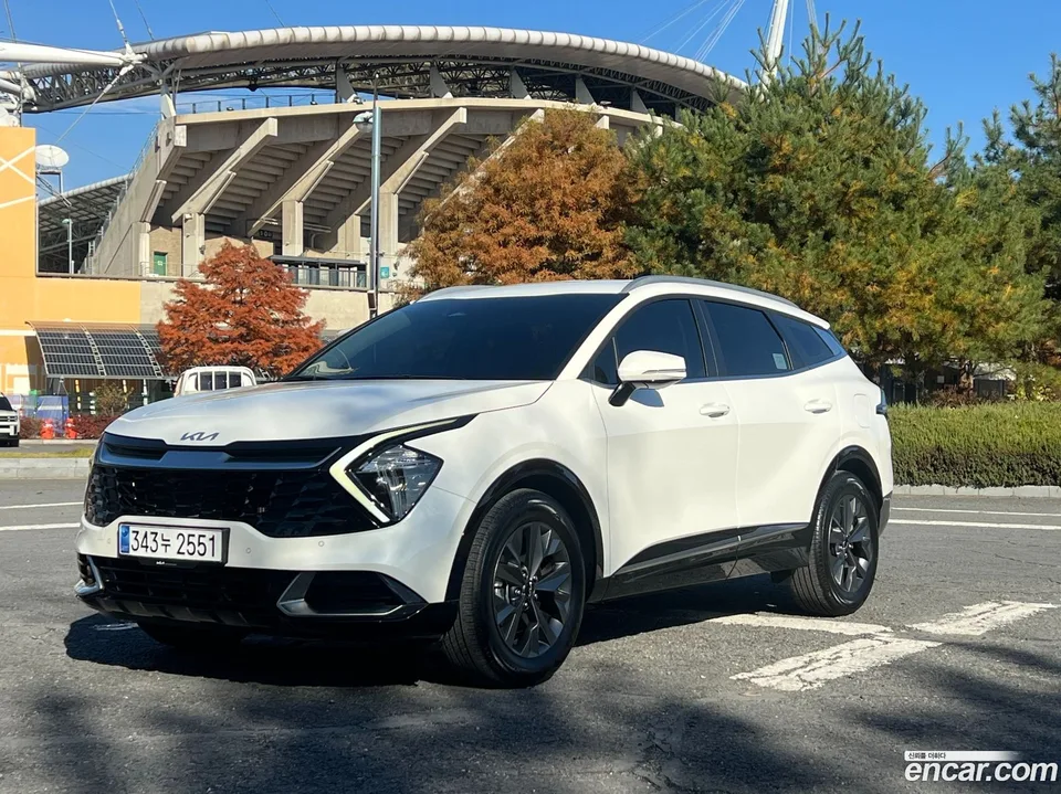 Kia Sportage 2.0 4WD 2023 — фото 1, купить с доставкой в Москву