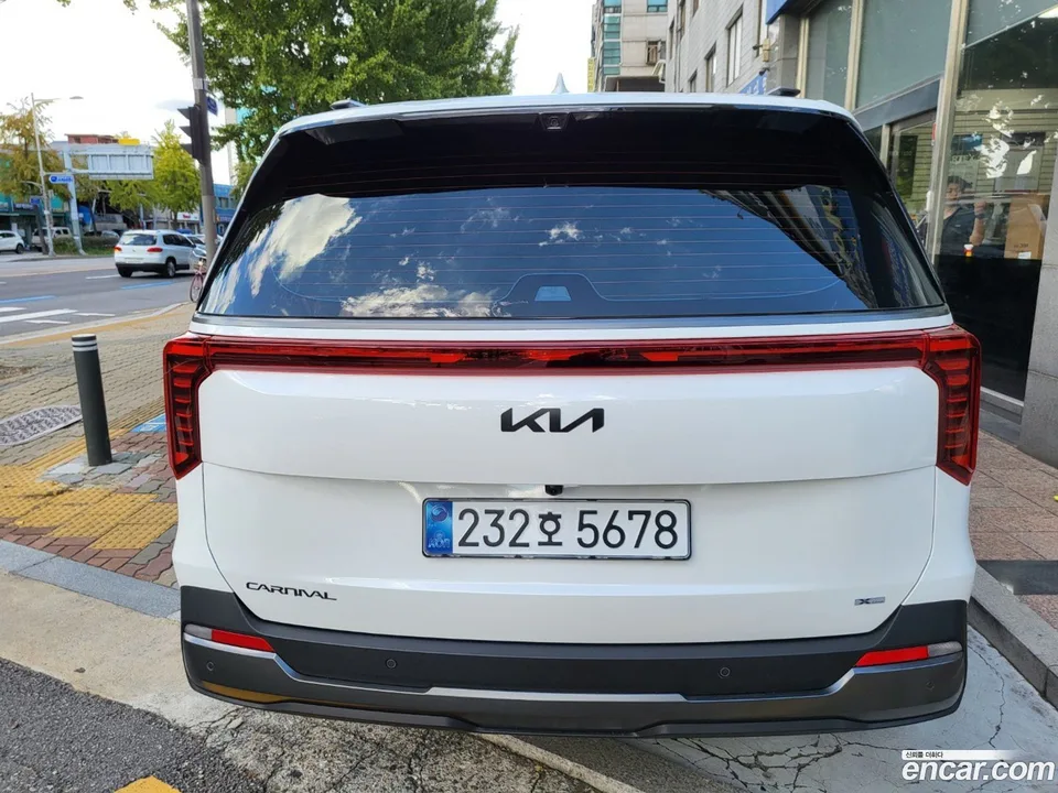 Kia Carnival HEV 9 X Line 2025 — миниатюра 3