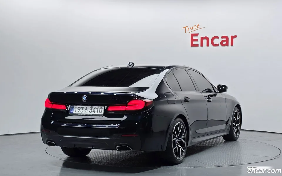 BMW 5 Series 530i M 2023 — миниатюра 2