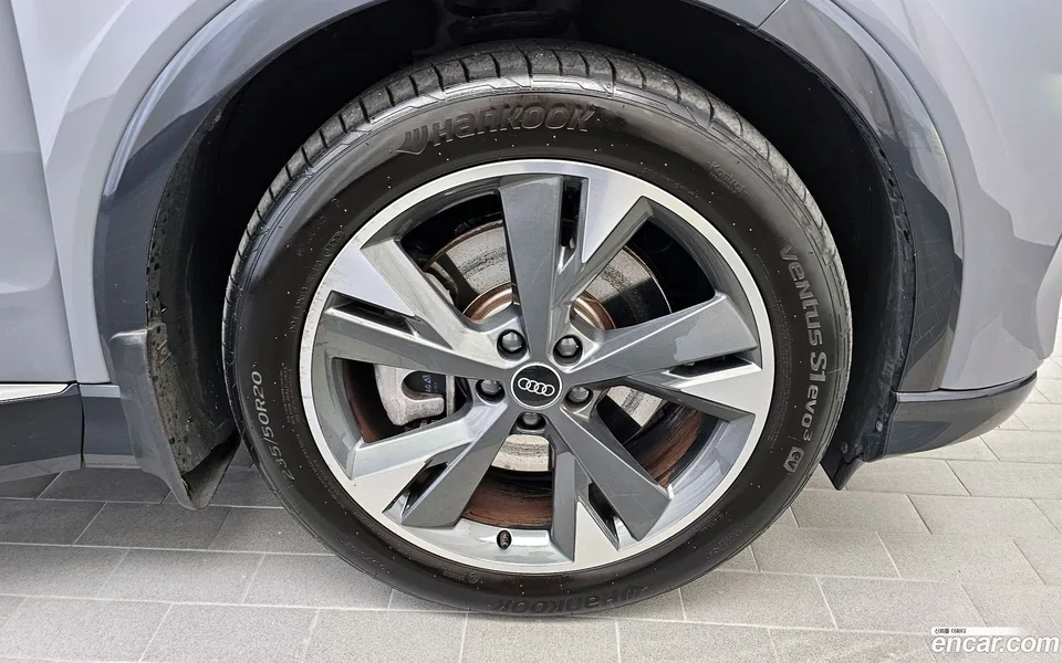 Audi Q4 e-tron 40 2023 — миниатюра 5