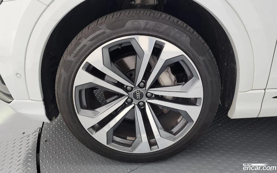 Audi Q8 (4M) 55 TFSI 2023 — миниатюра 5