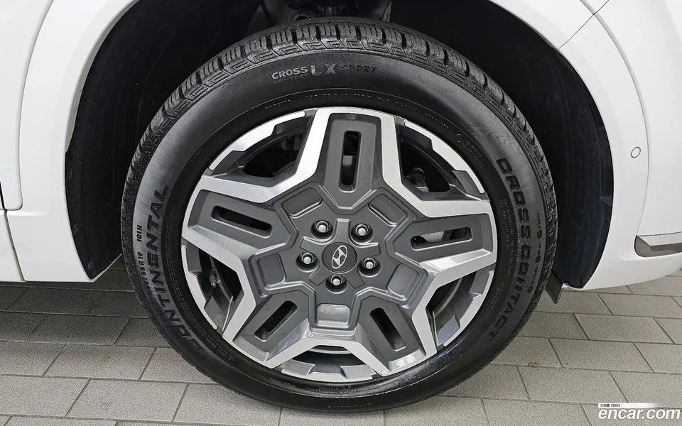 Hyundai Santa Fe HEV 1.6 2WD 2023 — миниатюра 5