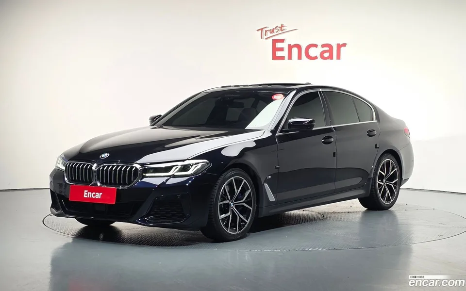 BMW 5 Series 530i M 2023 — фото 1, купить с доставкой в Москву