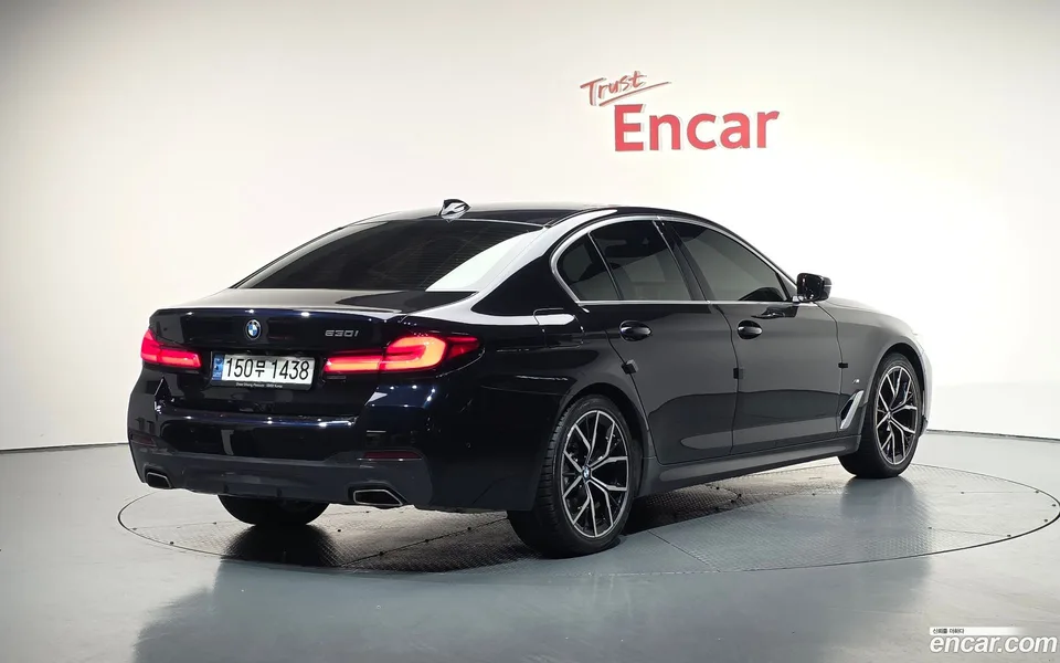 BMW 5 Series 530i M 2023 — миниатюра 2