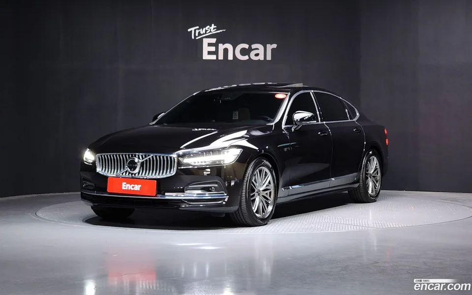 Volvo S90 B6 AWD 2024 — фото 1, купить с доставкой в Москву